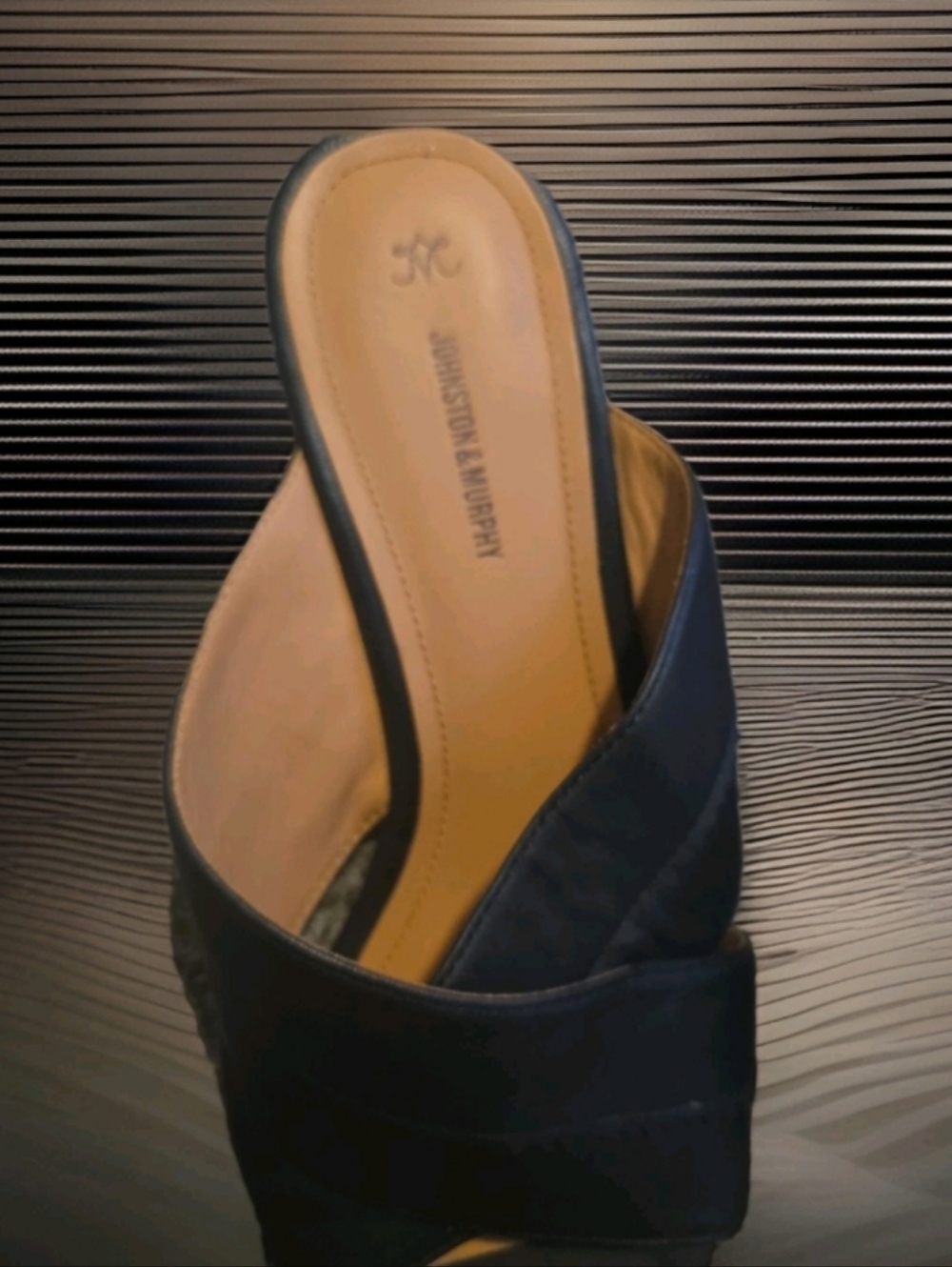 Pre-loved Johnson & Murphy Black/ Animal Print Leather Wedge Sz 9. - Picture 3 of 6